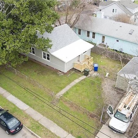 Beach Bungalow - 1 Block To Beach - Pets Welcome! Норфолк Экстерьер фото