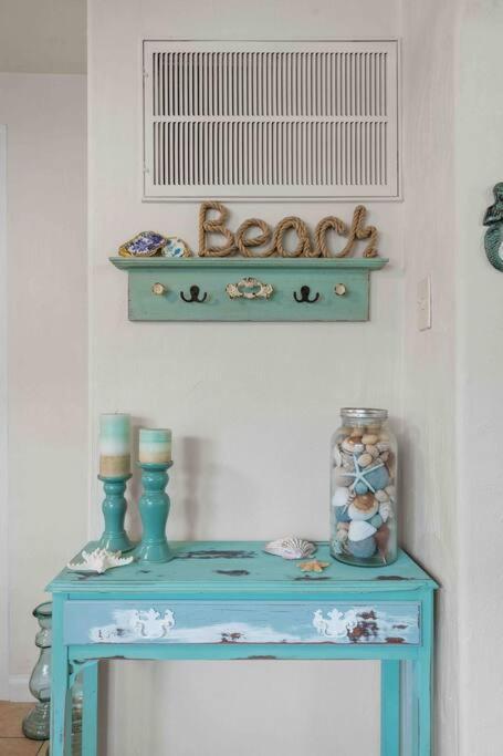 Beach Bungalow - 1 Block To Beach - Pets Welcome! Норфолк Экстерьер фото
